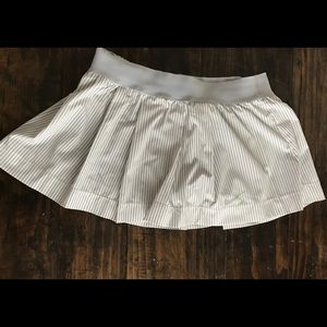 Nike grey stripe tennis skirt